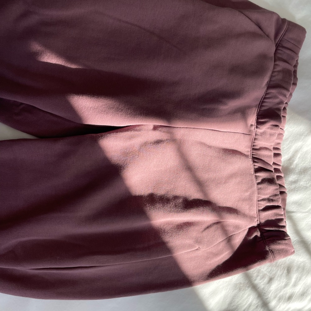 Unused sweatpants!! Super comfy!